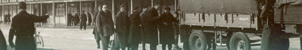 Arrivée d’un groupe d’internés au camp de Drancy (Seine-Saint-Denis). France, 1940-1944  Mémorial de la Shoah / CDJC